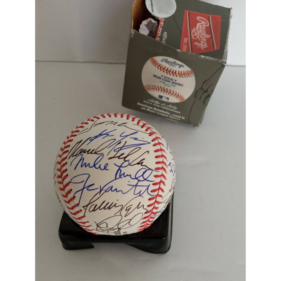 Curt Schilling, Pedro Martinez, David Ortiz 2007 Boston Red Sox team signed MLB baseball with proof