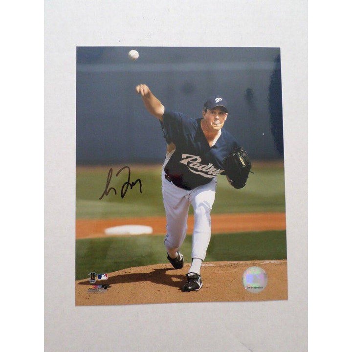 Greg Maddux signed 8 x 10 - Awesome Artifacts 