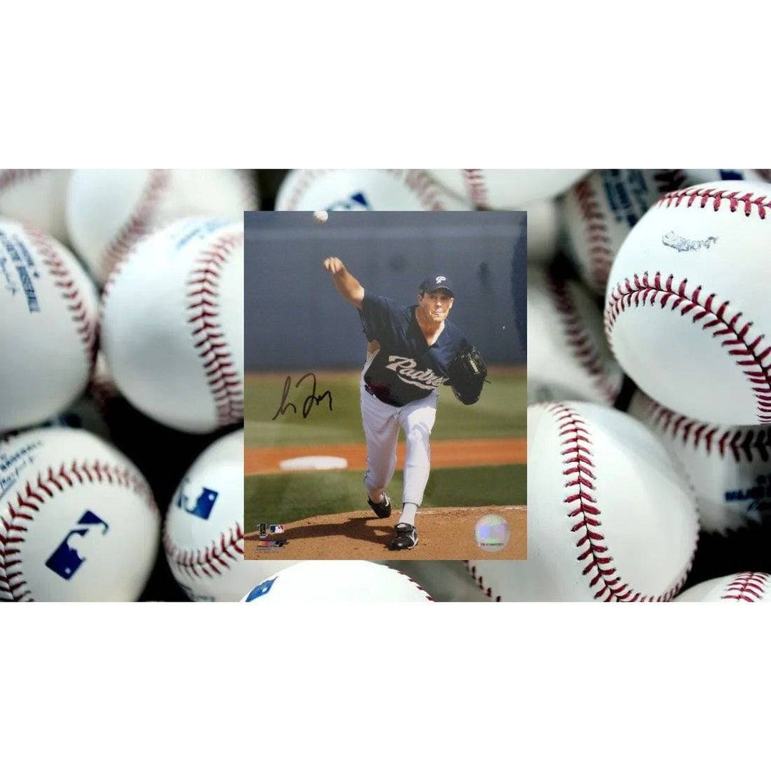 Greg Maddux signed 8 x 10 - Awesome Artifacts 