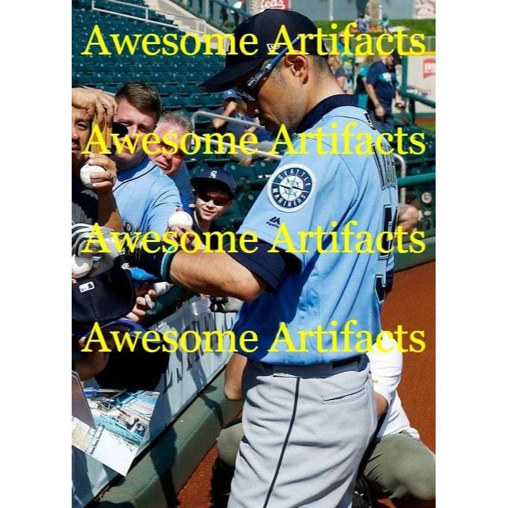 Ichiro Suzuki 8 x 10 signed photo