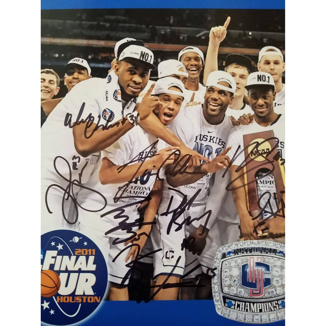 Kemba Walker University of Connecticut 11 x14 signed photo - Awesome Artifacts 