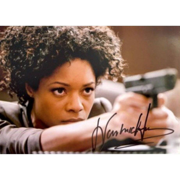 Naomie Harris Miss Moneypenny James Bond 5 x 7 photo signed