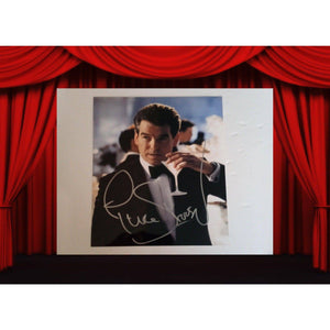 Pierce Brosnan James Bond 007 8 by 10 signed photo with proof