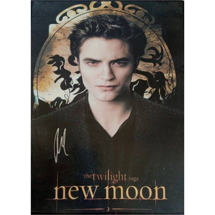 Robert Pattinson Twilight signed 15x11 photo with proof - Awesome Artifacts 