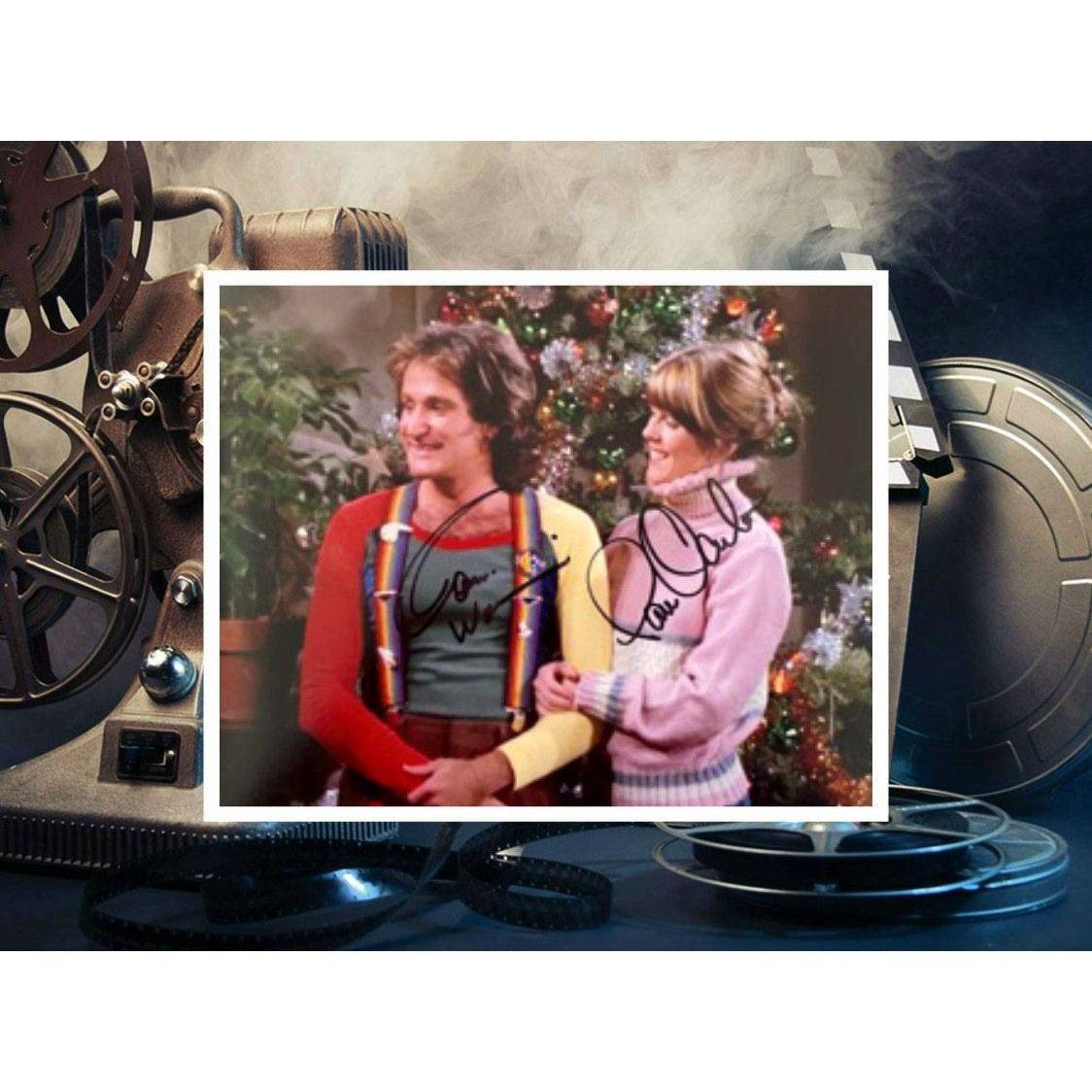 Robin Williams Mork & Mindy 8 by 10 signed photo with proof