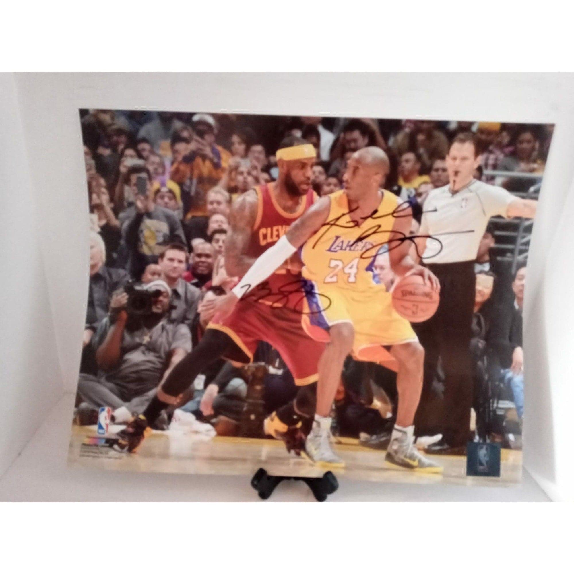 Kobe Bryant and LeBron James 16 x 20 photo signed with proof