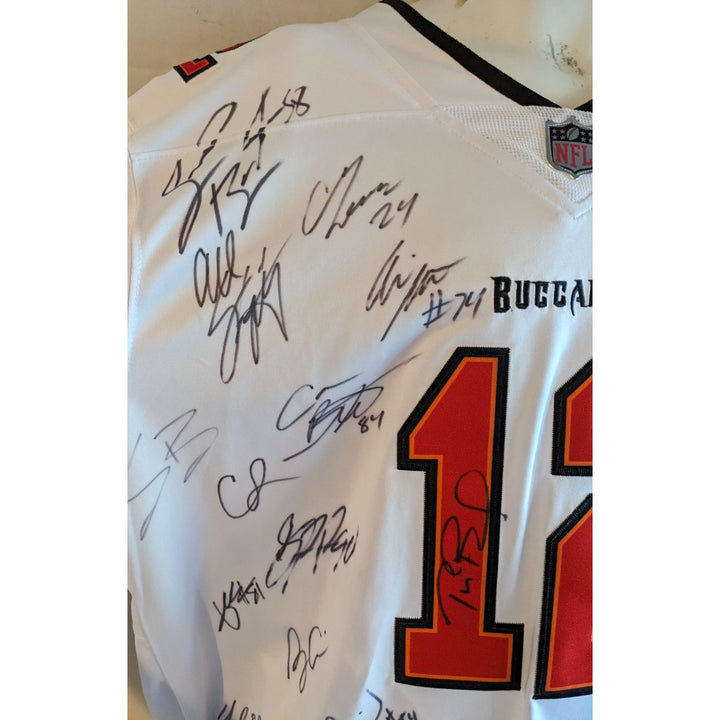 Tom Brady Tampa Bay Buccaneer's 2020 sb champs 2021 team signed game model jersey signed with proof