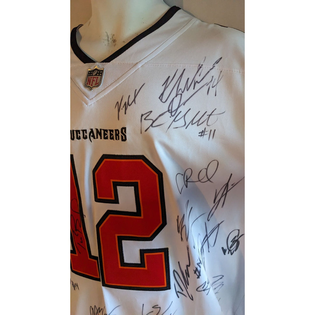 Tom Brady Tampa Bay Buccaneer's 2020 sb champs 2021 team signed game model jersey signed with proof