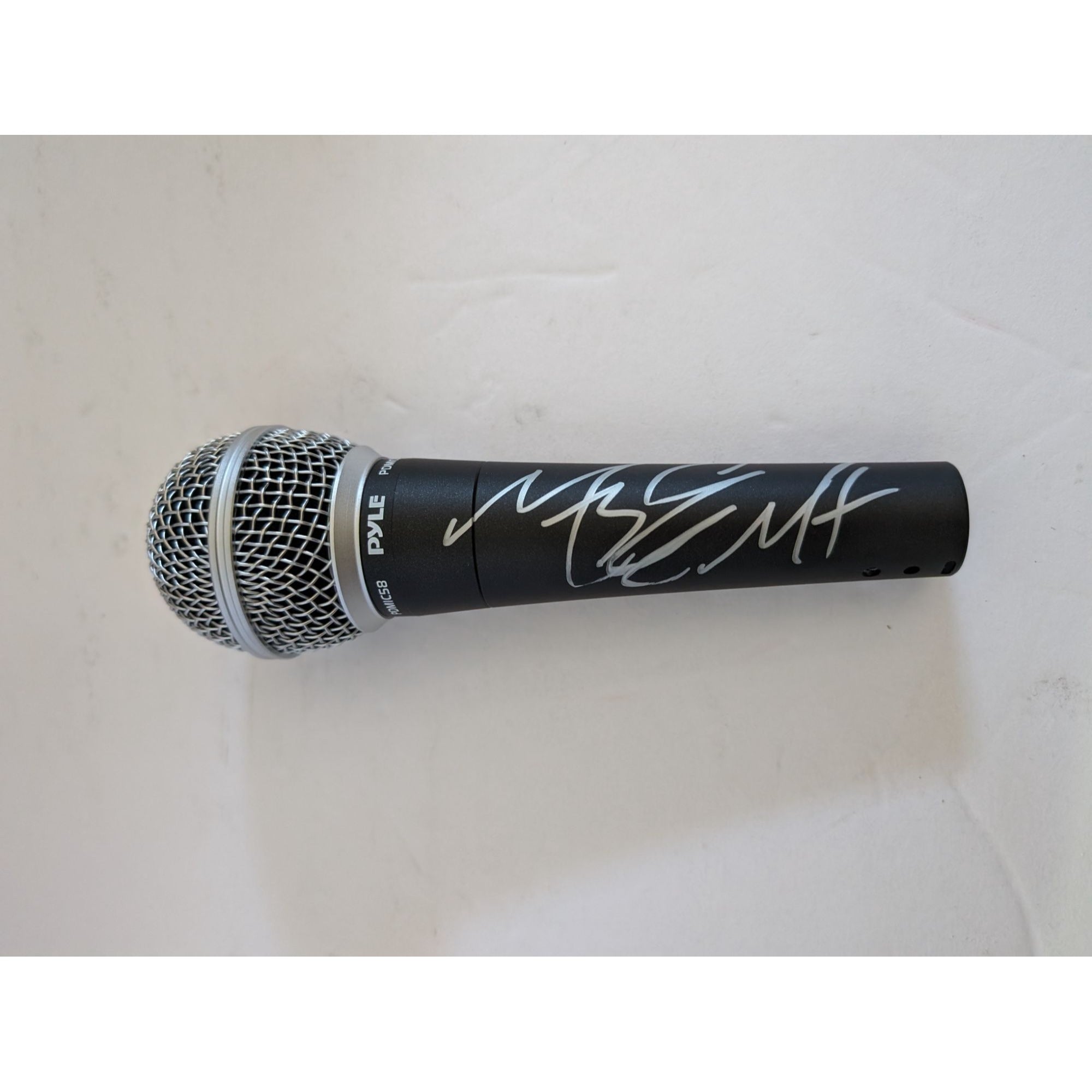 Melissa Arnette Elliott 'Missy Elliott' microphone signed with proof