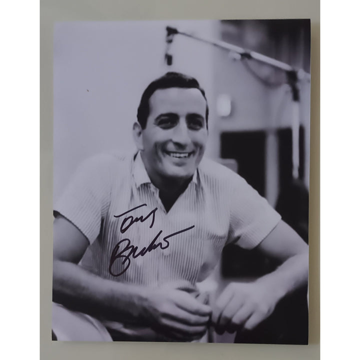 Tony Bennett 8x10 photo signed