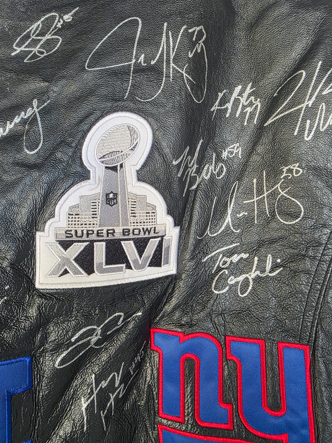 New York Giants 2011-12 40-Signed Super Bowl Champs Team Signed Leather Jacket XL One-of-a-Kind - original photo 5