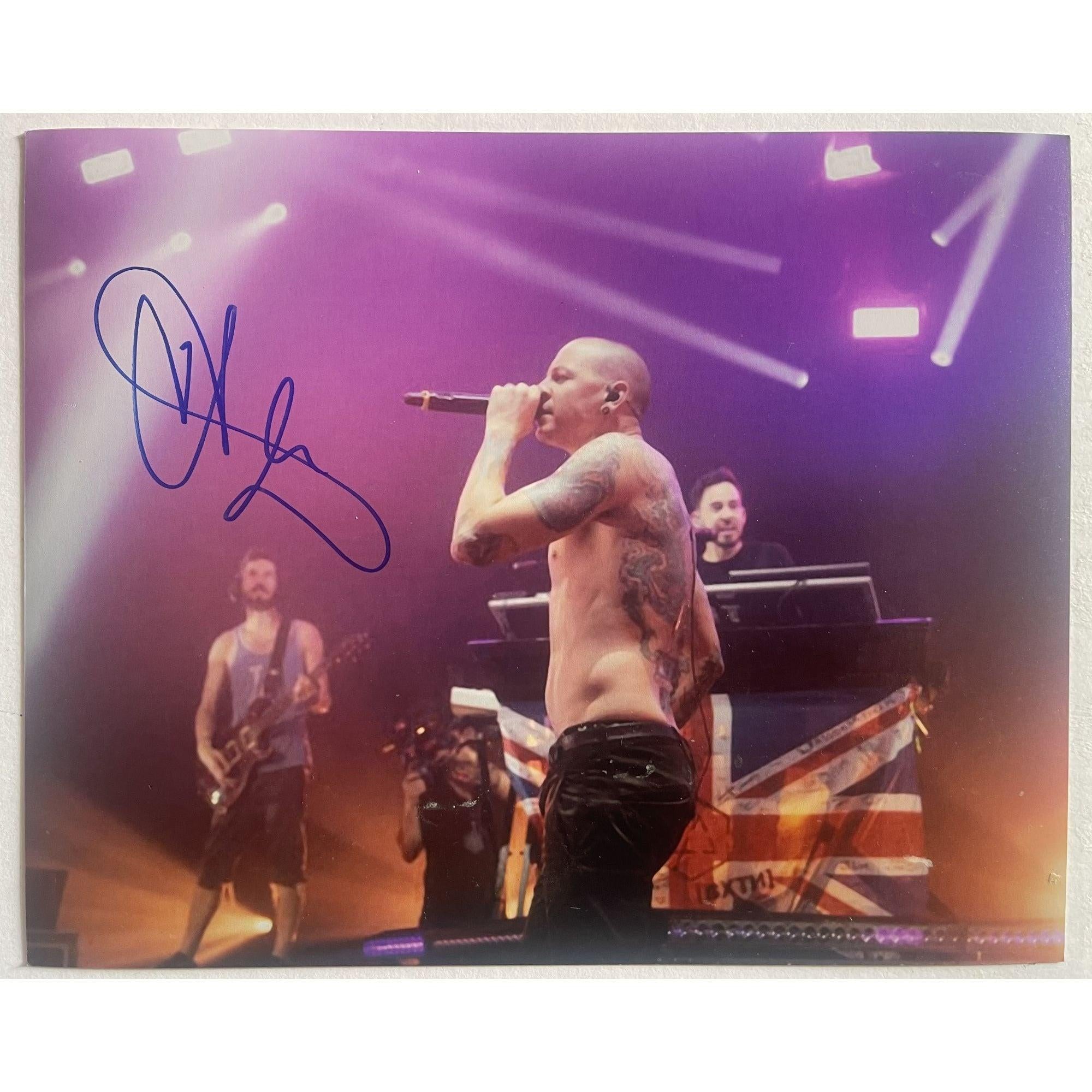 Disturbed Signer David Draiman Disturbed lead singer 8x10 photo signed – Awesome Artifacts