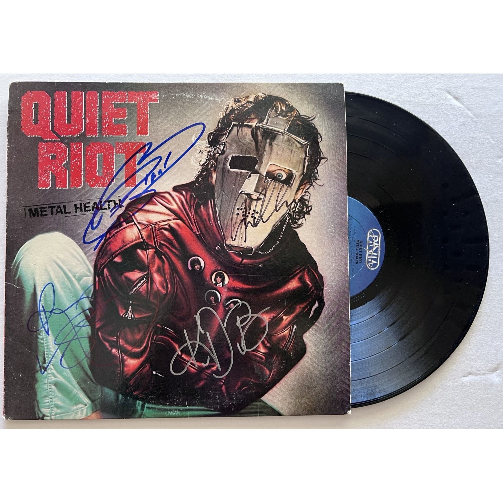 Quiet Riot signed lp "Metal Health" Kevin DuBrow, Randy Rhoads, Rudy Sarzo and Drew Forsyth signed