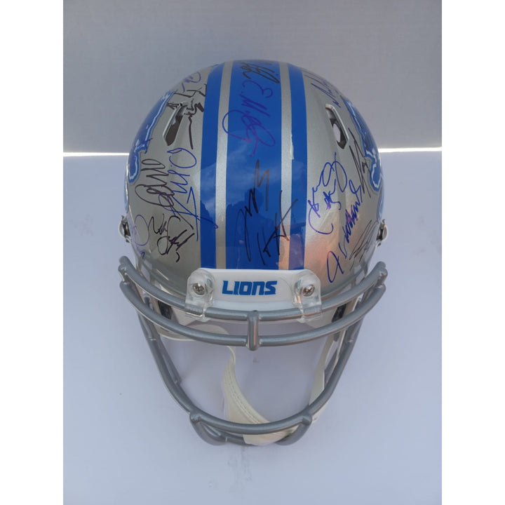 Detroit Lions 2023 Riddell Speed pro model helmet signed with with free acrylic display case