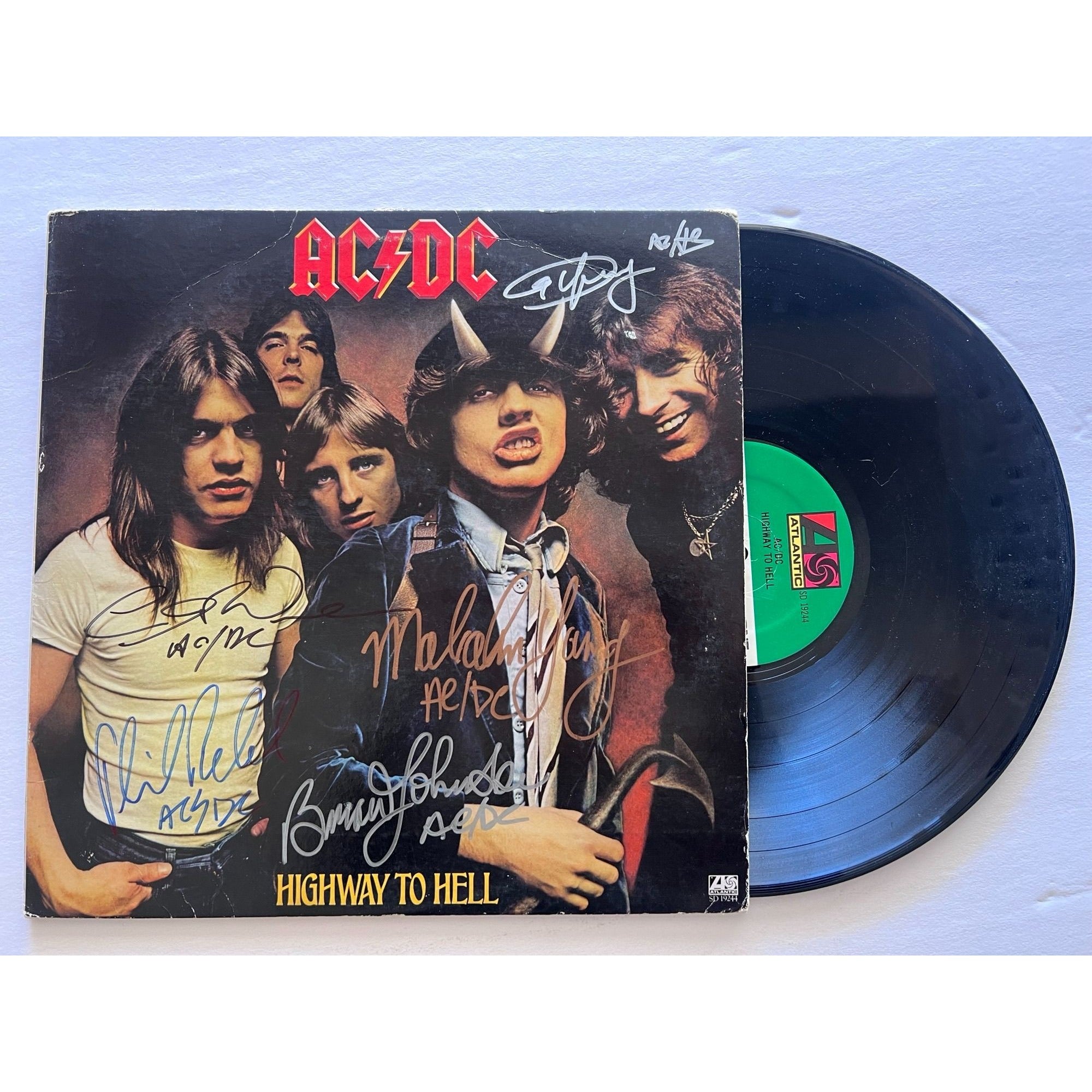 Angus young Malcolm Young Brian Johnson Cliff Williams Phil Rudd AC DC highway to hell lp signed with proof