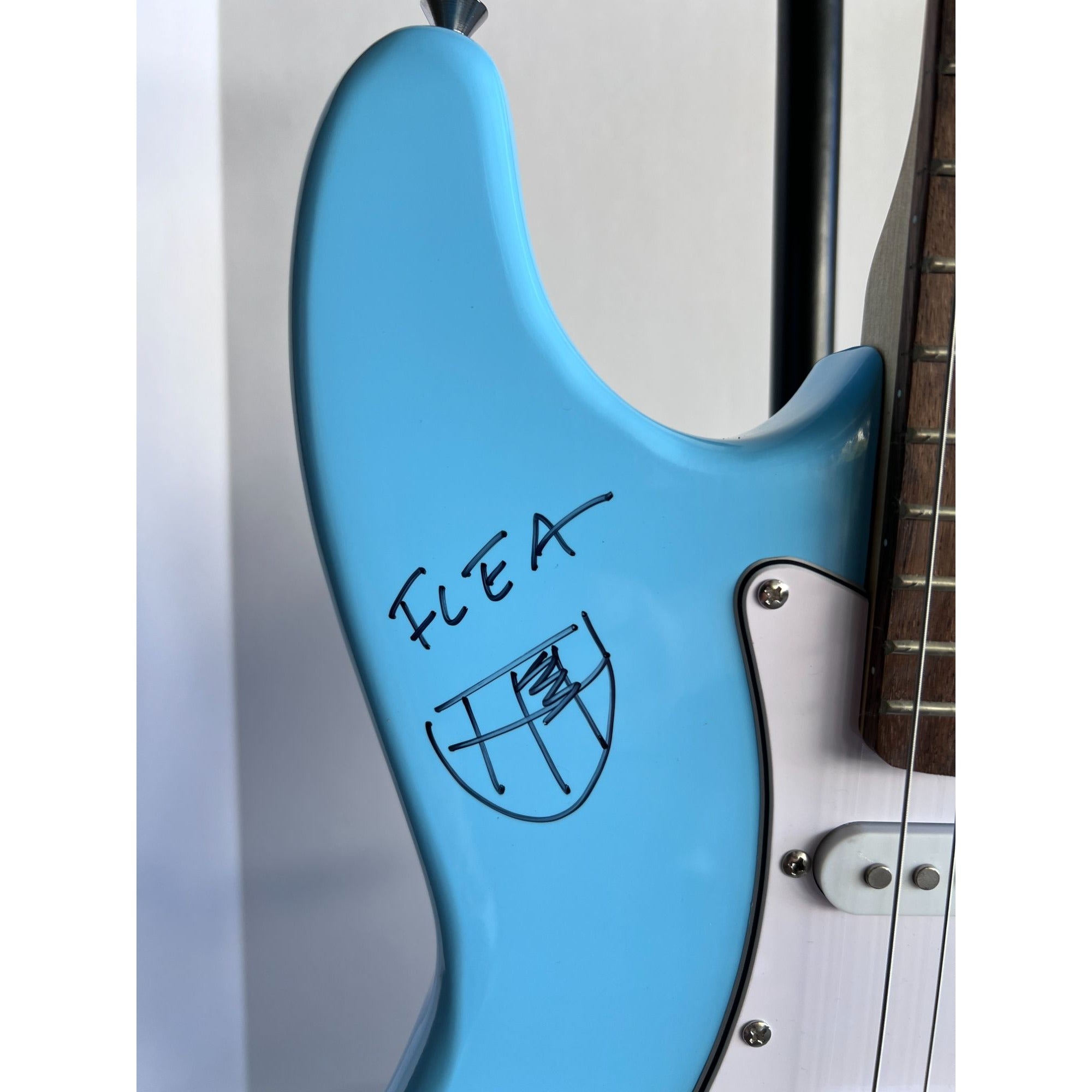 RHCP electric guitar Anthony Kiedis Chad Smith flea John Frusciante signed with proof