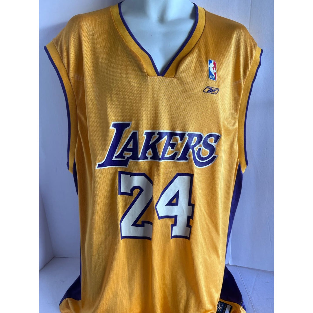 Kobe Bryant 'Mamba Out' signed and inscribed Los Angeles Lakers sixe XL Reebok jersey signed with proof