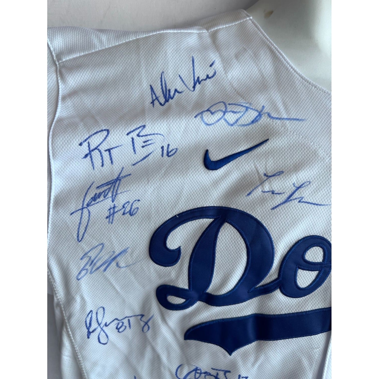 Los Angeles Dodgers Freddie Freeman 2024 team signed official jersey signed with proof