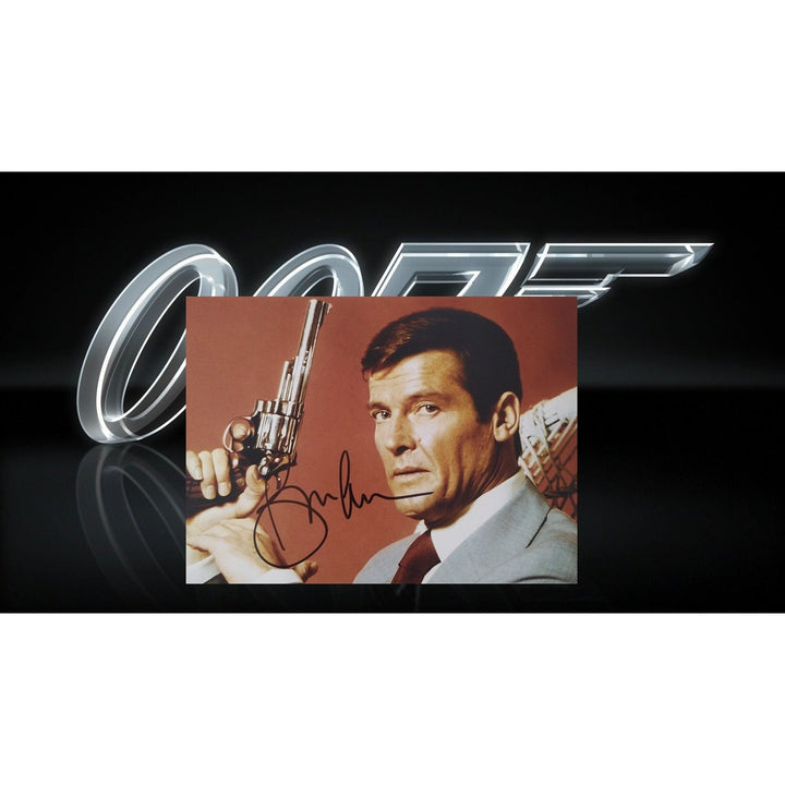 Roger Moore, "James Bond", 007, 5x7 photo, signed with proof