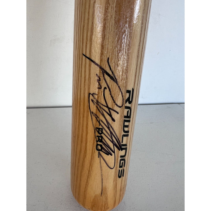 New York Mets Pete Alonso baseball bat signed with proof.