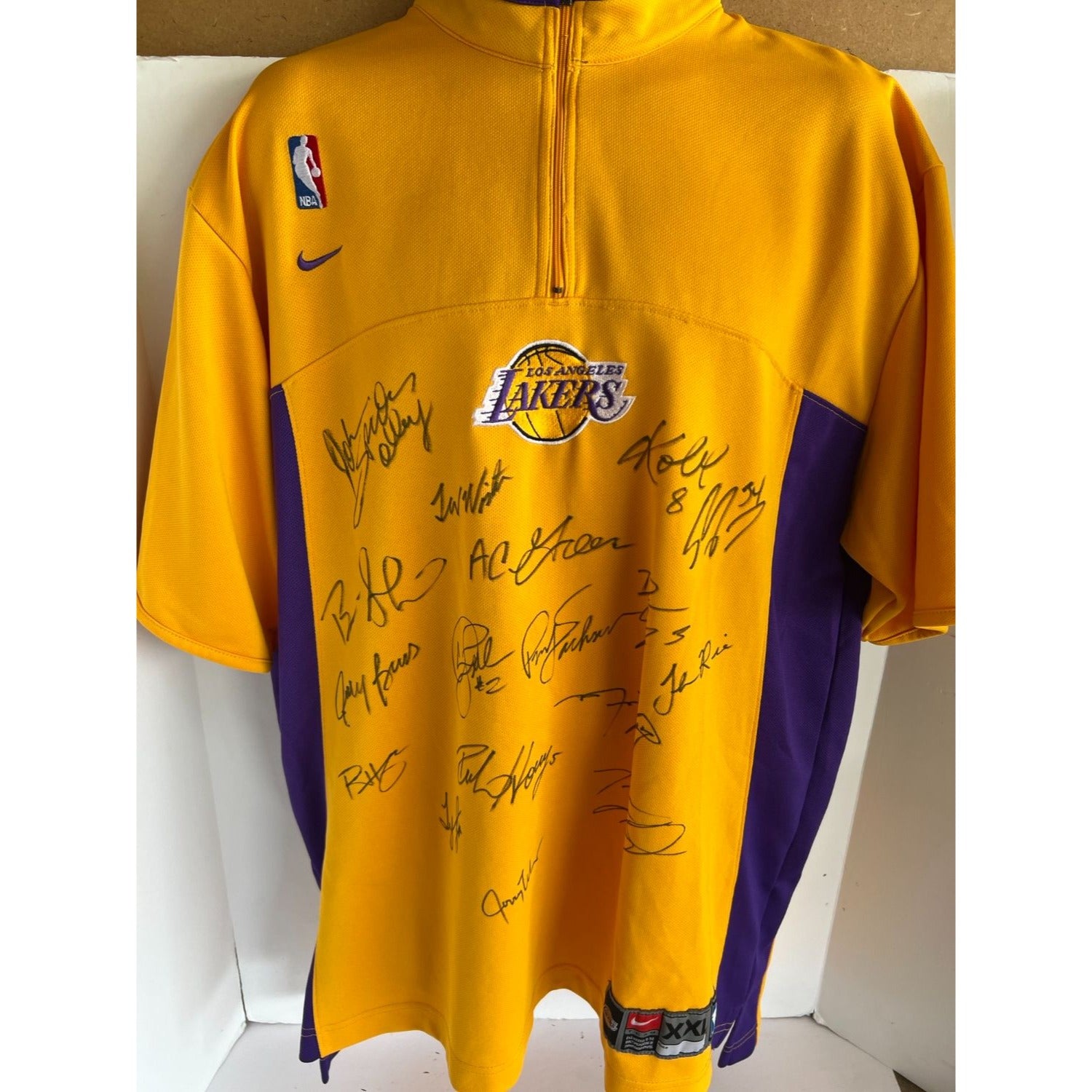 Los Angeles Lakers Nike Gear, Lakers Nike Jerseys, Polos, Shirts