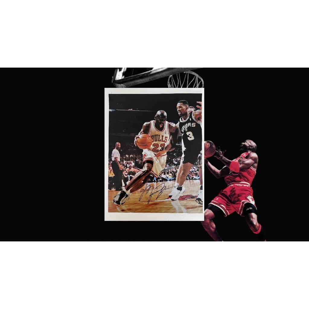 Michael Jordan Chicago Bulls 16x20 vintage photo signed with proof