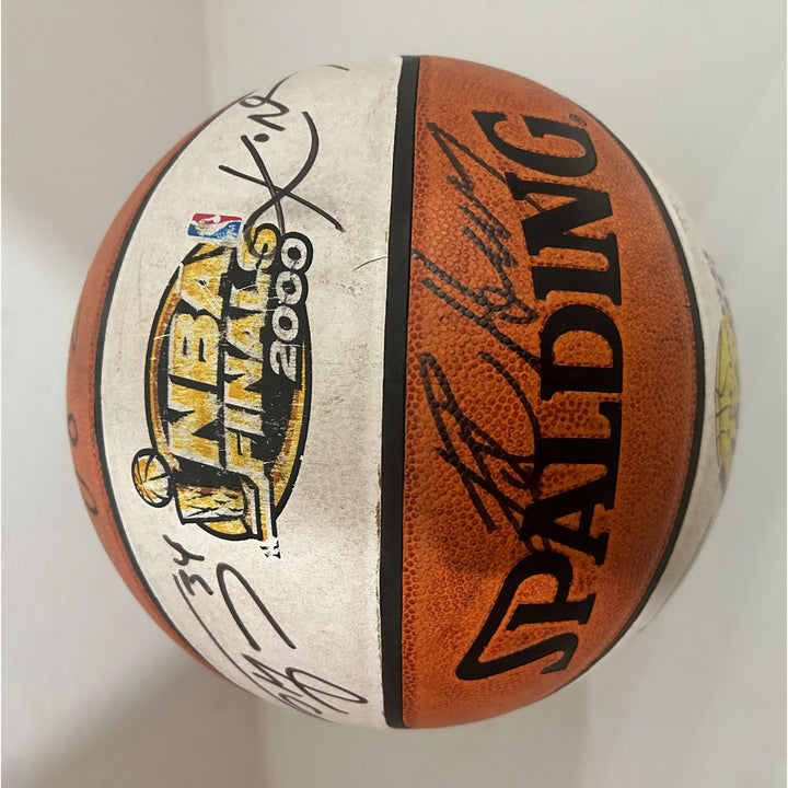 Los Angeles Lakers 1999- 2000 NBA champs Spalding NBA commemorative basketball signed with proof Kobe, Shaquille , phill with proof ..