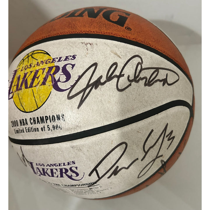 Los Angeles Lakers 1999- 2000 NBA champs Spalding NBA commemorative basketball signed with proof Kobe, Shaquille , phill with proof ..