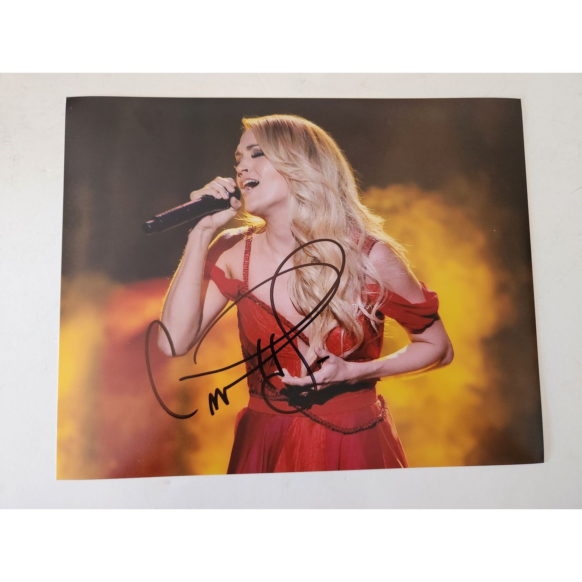 Carrie Underwood 8x10 photo signed with proof