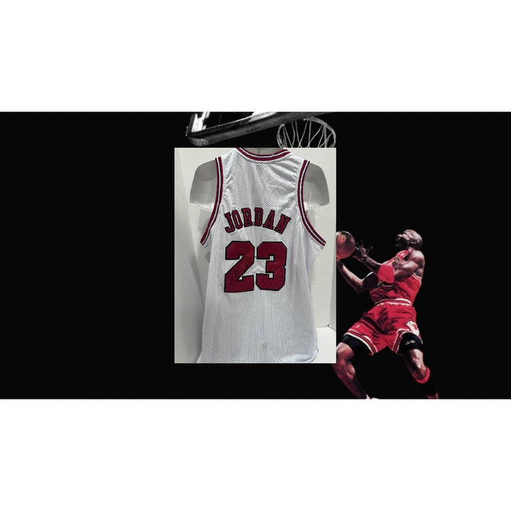 Michael Jordan 1996-1997 Chicago Bulls game model jersey signed with proof