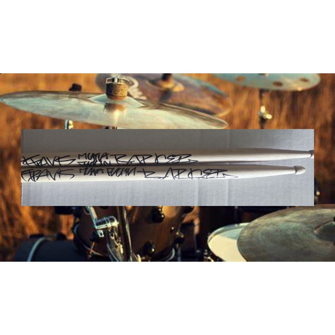 Travis Barker drummer of Blink-182 drumsticks (2) signed with proof