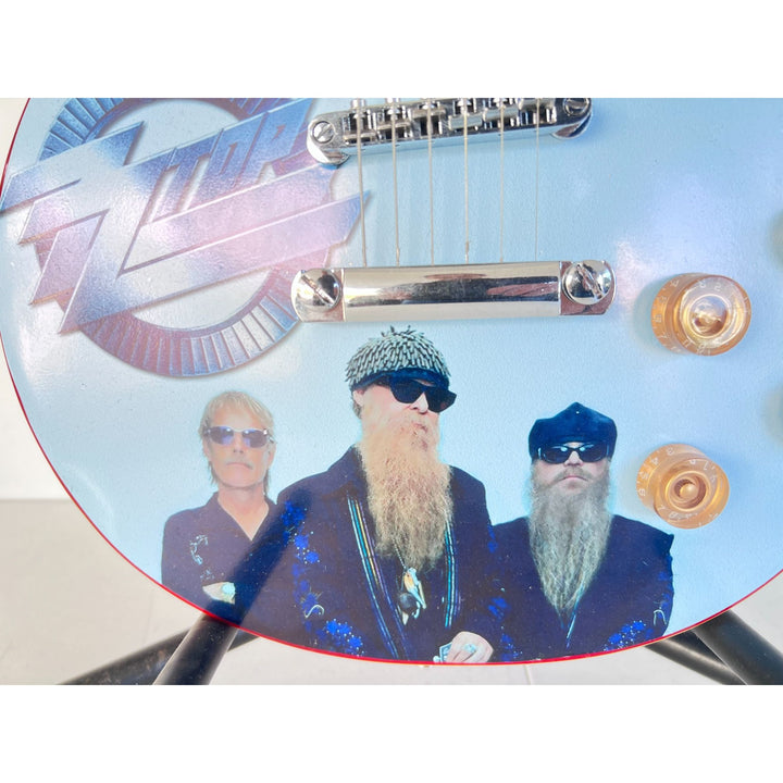 ZZ Top Billy Gibbons Frank Beard & Dusty Hill les paul one of a kind full size electric guitar signed with proof