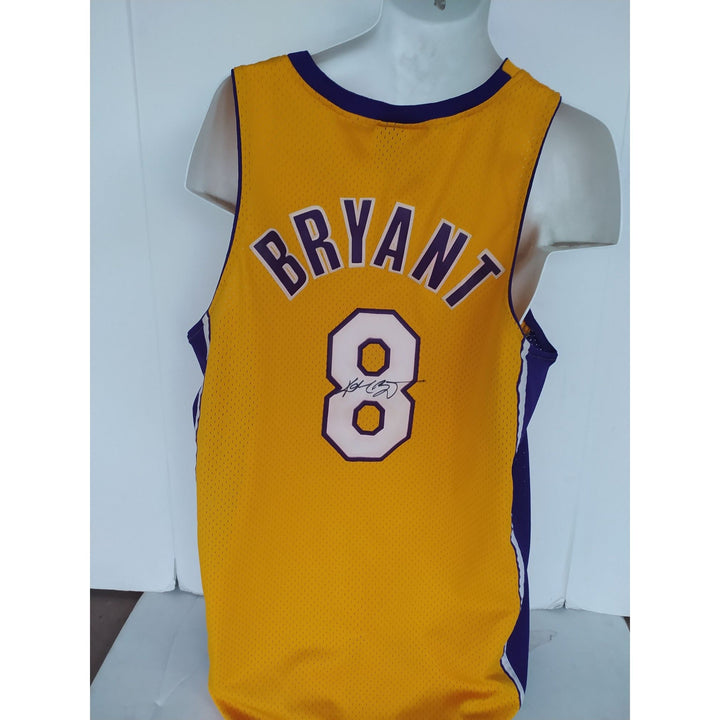 Kobe Bryant Los Angeles Lakers vintage adidas #8 size xl, embroidered jersey signed with proof Awesome Artifacts