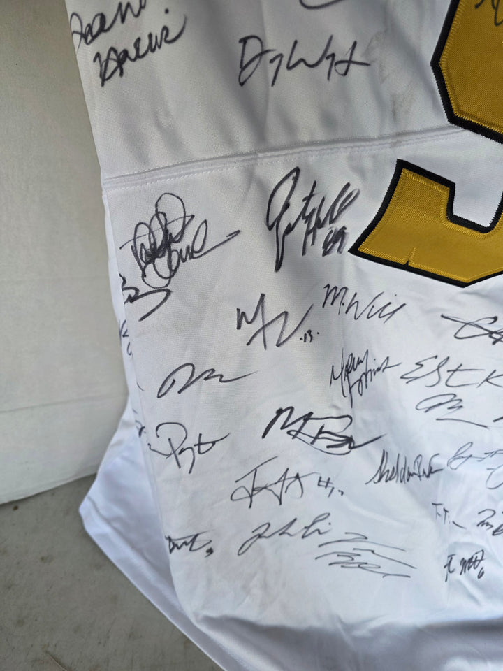New Orleans Saints 2016 team signatures close-up 2