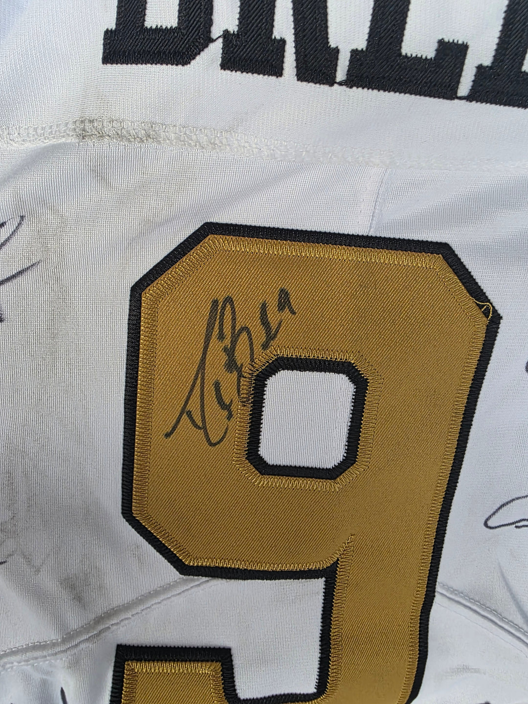 New Orleans Saints 2016 team signatures close-up 6