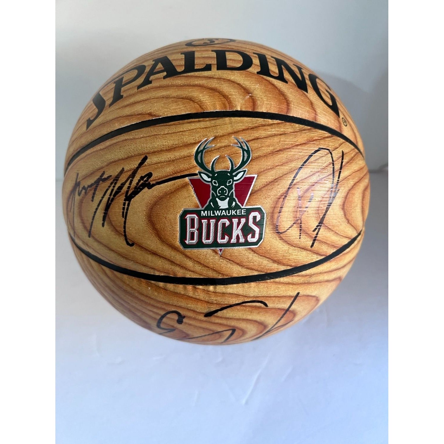 Milwaukee Bucks NBA champions team signed basketball with proof