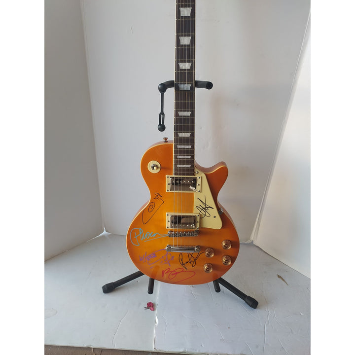 Linkin Park Gold  Les Paul Chester Bennington full size electric guitar signed with proof