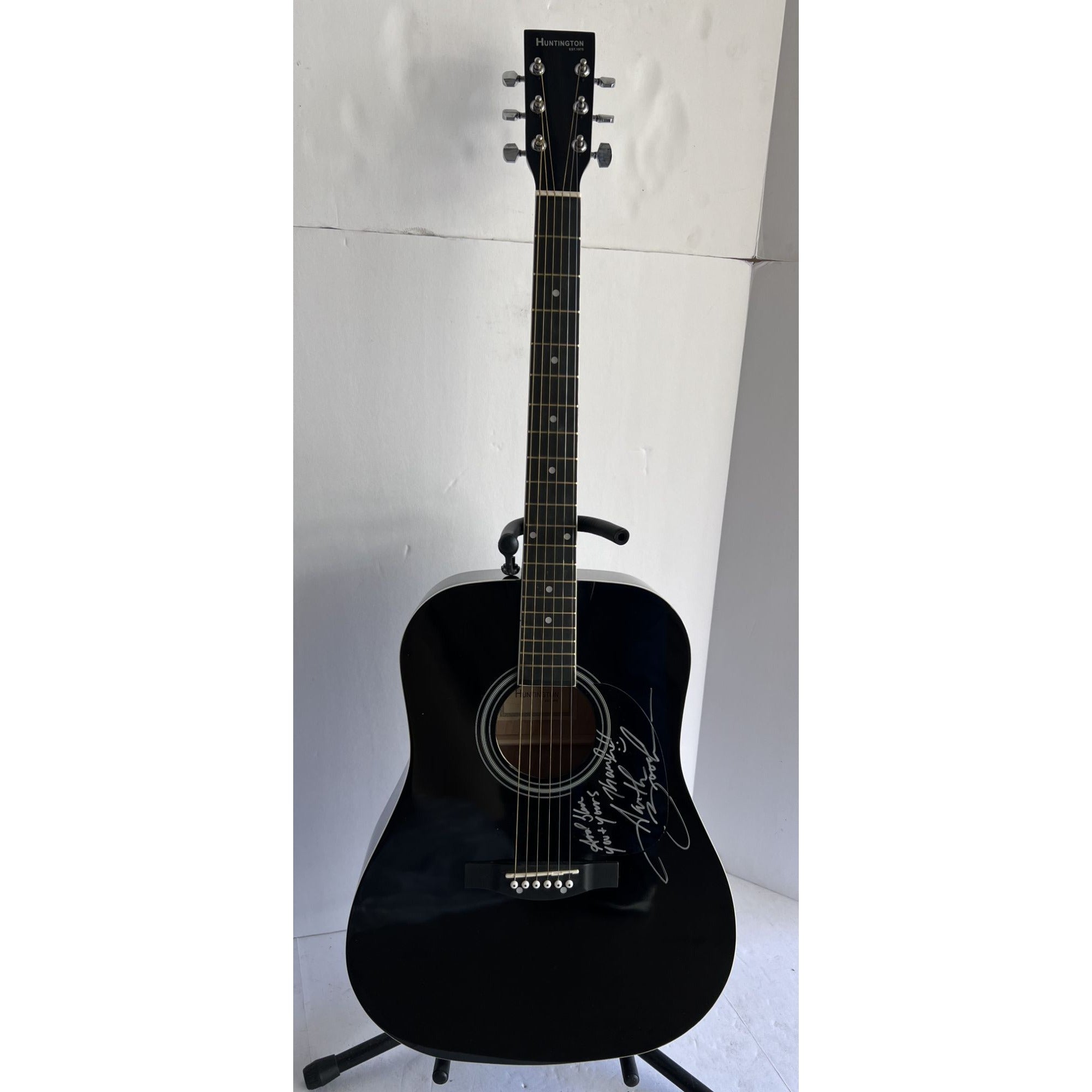 Garth Brooks Huntington full size acoustic guitar signed and inscribed with proof