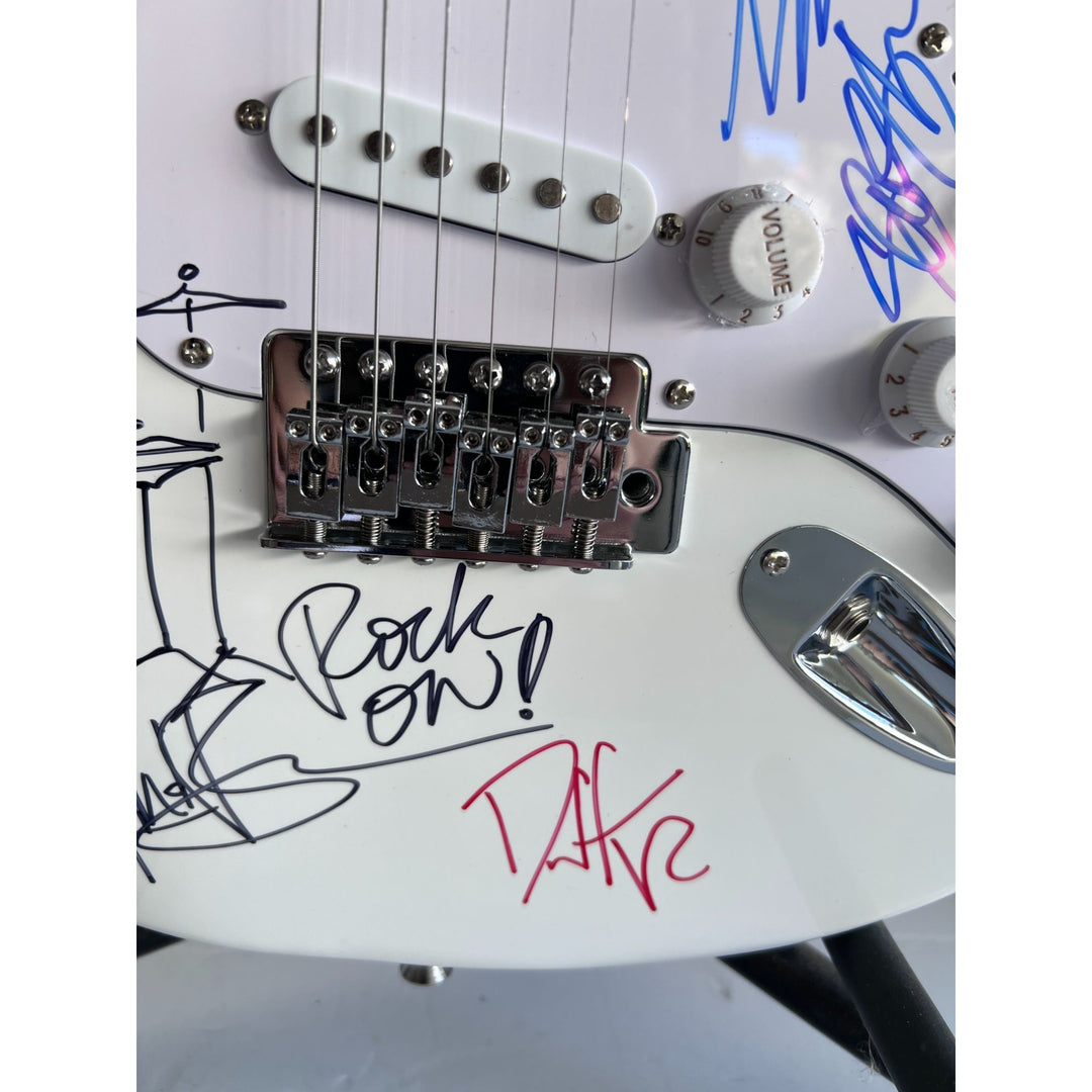 Velvet Revolver Scott Weiland Matt Cameron Slash Duff McKagen electric guitar signed with proof