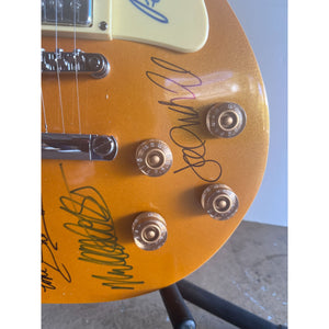 Stevie Nicks Pete Green Lindsay Buckingham John and Christy McVie make Fleetwood Fleetwood Mac Gold Les Paul signed with proof
