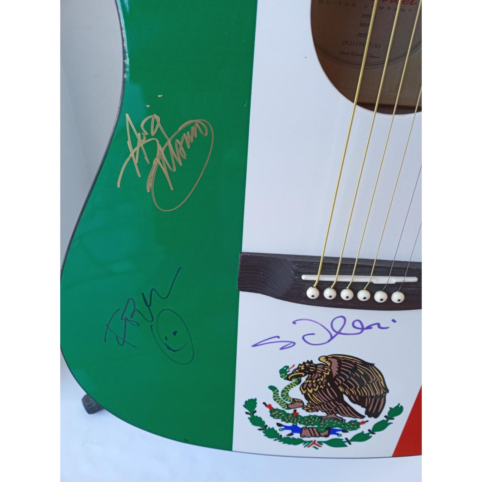 Maná. Fher Olivera Alex Gonzalez Sergio Vallin Juan Calleros Mexican full size guitar signed including shipping