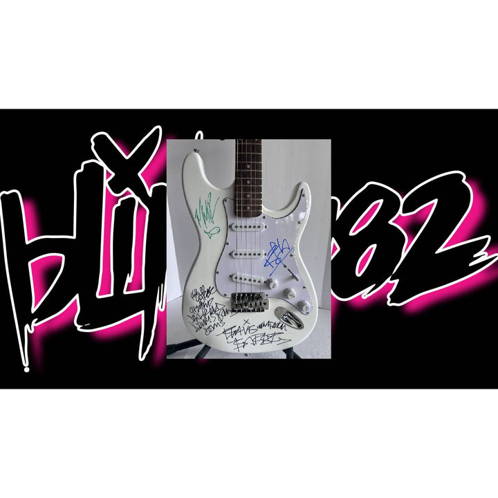 Travis Barker Tom DeLonge Blink-182 full size Stratocaster electric guitar signed with proof