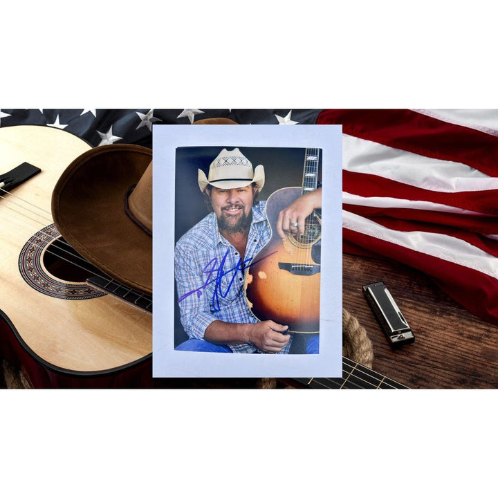 Toby Keith Country Music Legend 5x7 Photo signed with proof.
