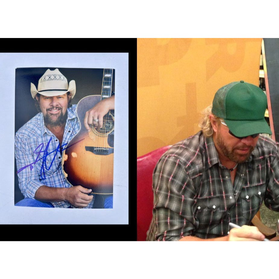 Toby Keith Country Music Legend 5x7 Photo signed with proof.