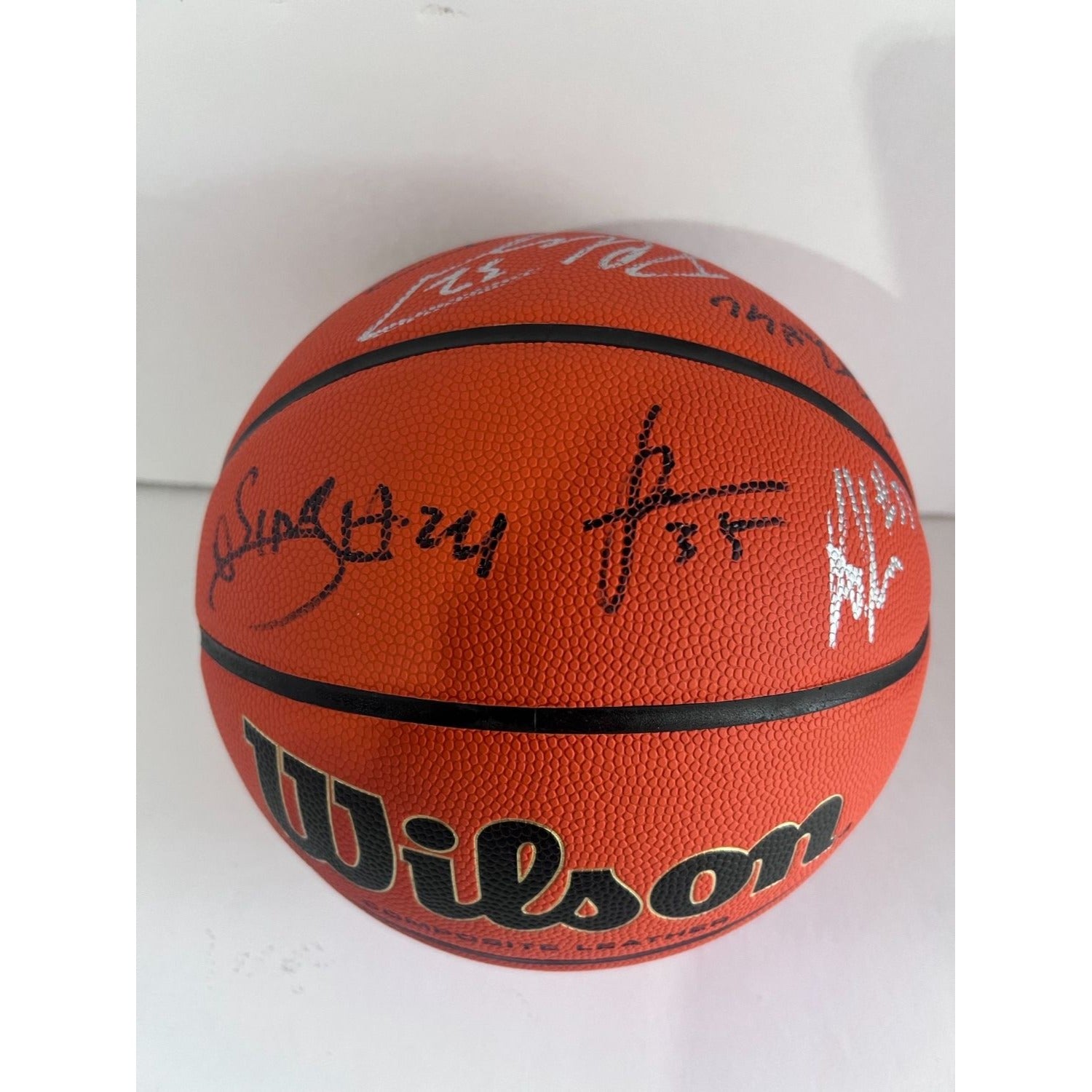 University of Connecticut men's NCAA basketball national champions team signed Wilson full size basketball