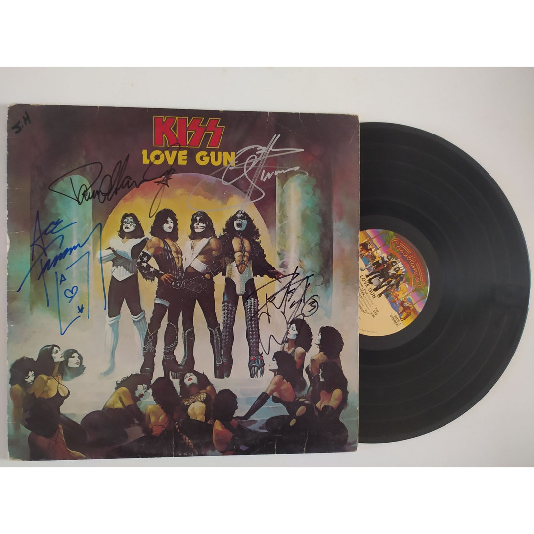 Kiss Love Gun original LP Paul Stanley Gene Simmons Ace Freely Peter Chris signed with proof