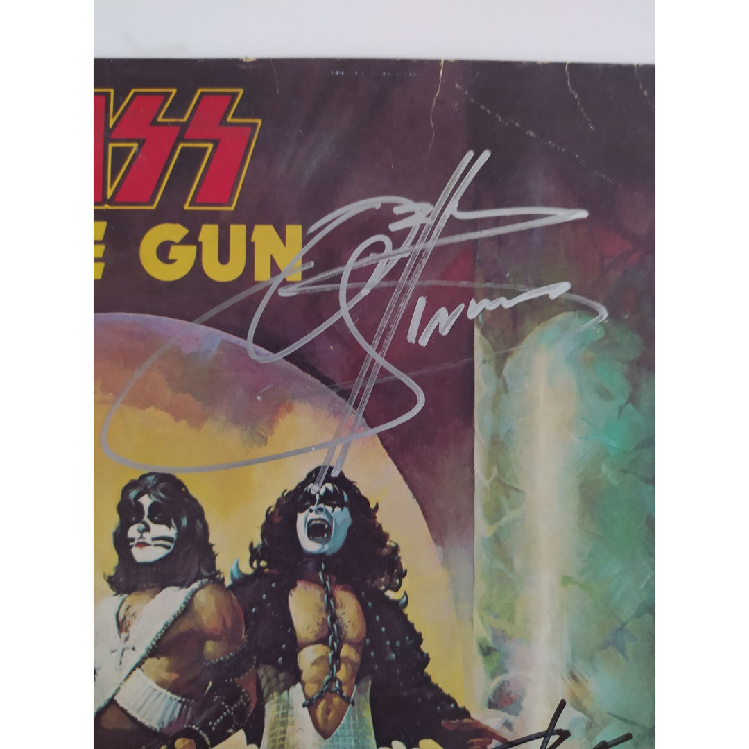 Kiss Love Gun original LP Paul Stanley Gene Simmons Ace Freely Peter Chris signed with proof