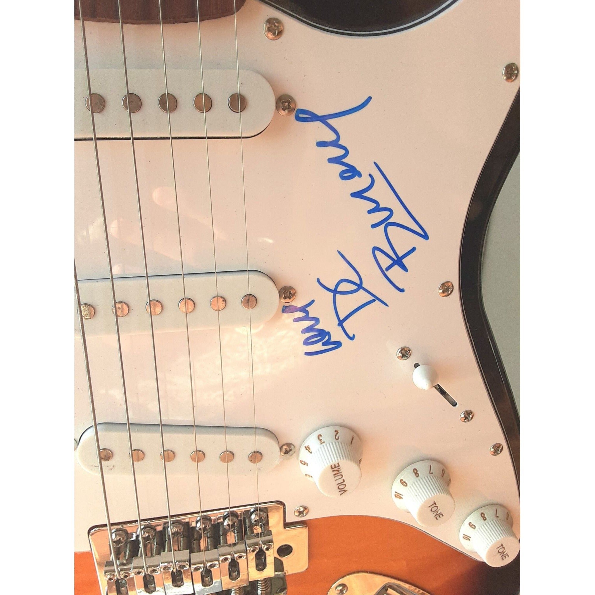 Beyonce Knowles Kelly Rowland Destinys Child signed guitar with proof