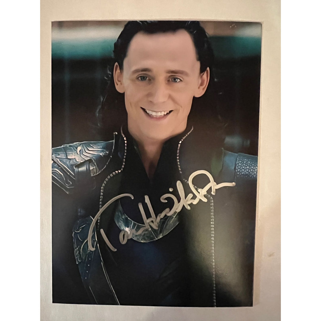 Tom Hiddleston Loki The Avengers 5 by 7 photo signed with proof