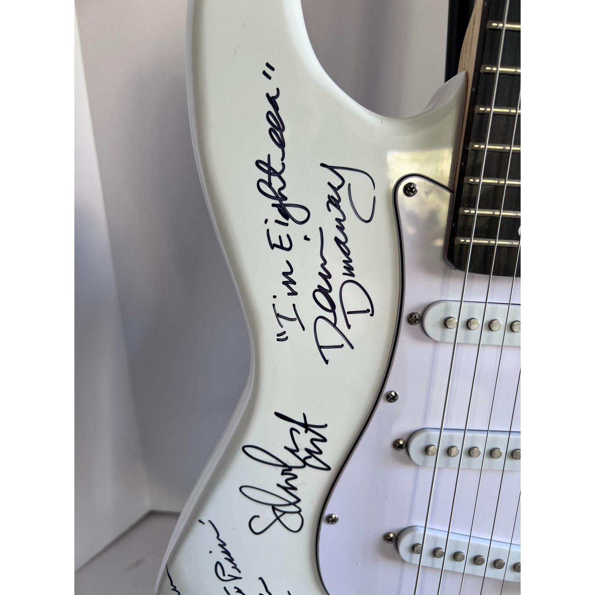 Alice Cooper Band Michael Bruce Dennis Dunaway Neil Smith stratcoster electric guitar signed with proof